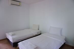 Sri Chiangkhan Hotel