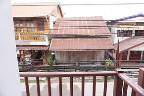 Sri Chiangkhan Hotel