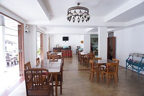 Sri Chiangkhan Hotel