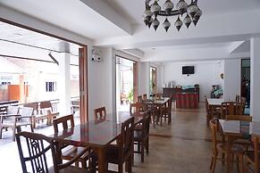 Sri Chiangkhan Hotel