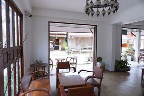 Sri Chiangkhan Hotel