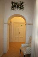 Crystal Rhome Guest House