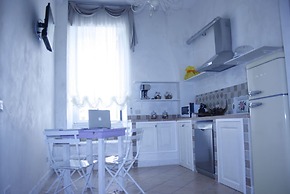 Crystal Rhome Guest House