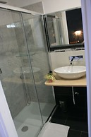 Crystal Rhome Guest House