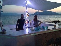 Maravellia Art Hotel