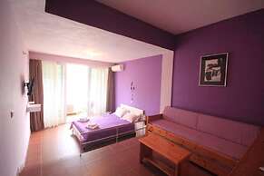 Maravellia Art Hotel