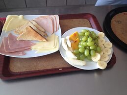 Maravellia Art Hotel