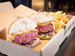 Studio Allston Hotel