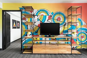 Studio Allston Hotel