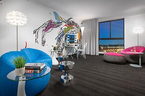 Studio Allston Hotel