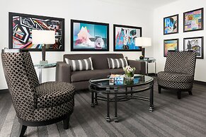 Studio Allston Hotel