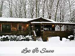 Linville River Log Cabins