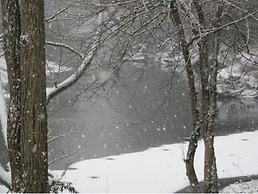Linville River Log Cabins