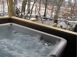 Linville River Log Cabins