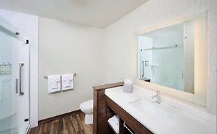 Holiday Inn Express and Suites Brantford by IHG