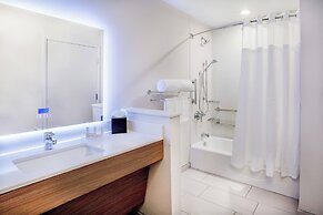 Fairfield Inn & Suites by Marriott McPherson