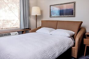 Fairfield Inn & Suites by Marriott McPherson