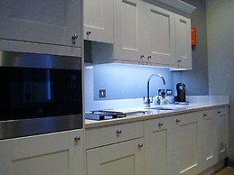 No.8 Waterloo Apartments