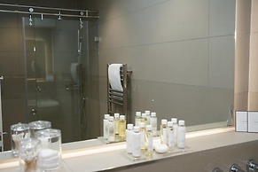 No.8 Waterloo Apartments