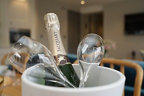 No.8 Waterloo Apartments