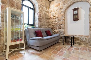 Best Location Jerusalem Stone Apartment