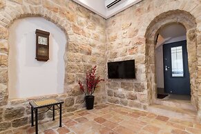 Best Location Jerusalem Stone Apartment