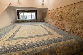 Best Location Jerusalem Stone Apartment