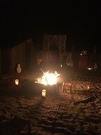 Sahara Sabaku Tour Camp