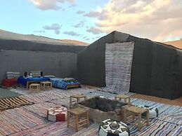 Sahara Sabaku Tour Camp