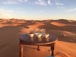 Sahara Sabaku Tour Camp