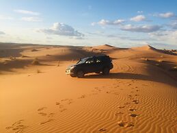 Sahara Sabaku Tour Camp