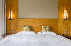 Snow Lion Riverside Resort