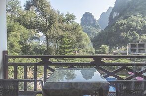 Snow Lion Riverside Resort