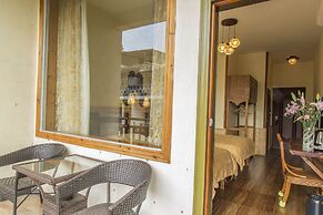 Snow Lion Riverside Resort