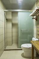 Snow Lion Riverside Resort