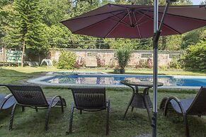 Snow Lion Riverside Resort