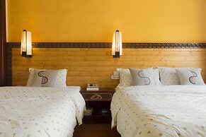 Snow Lion Riverside Resort