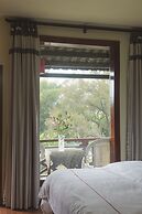 Snow Lion Riverside Resort