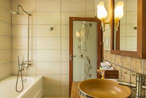 Snow Lion Riverside Resort