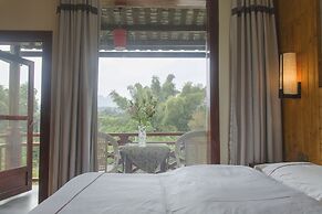 Snow Lion Riverside Resort