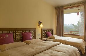 Snow Lion Riverside Resort