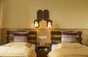 Snow Lion Riverside Resort