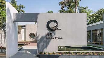 Moon Villa Resort
