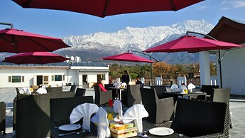 D'Polo Club & Spa Resort