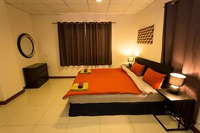 La Casa Baatsona Apartments