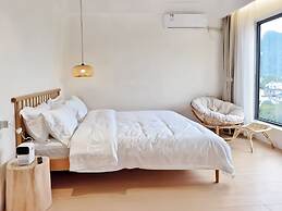 Riverside Retreat Hotel