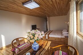 Riverside Retreat Hotel