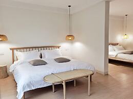 Riverside Retreat Hotel