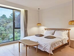 Riverside Retreat Hotel