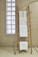 Riverside Retreat Hotel